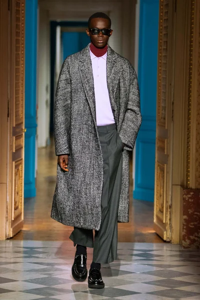 Look 24